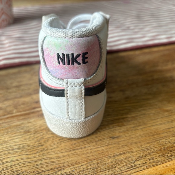 Kids Nike Blazer Mid '77 SE Double Swoosh White Arctic Punch Pink Shoes Size 8c - Picture 4 of 16